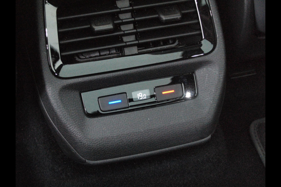 Volkswagen ID.4 First Max 77 kWh | Panoramadak | 360 Camera | Apple Carplay | Sfeerverlichting |