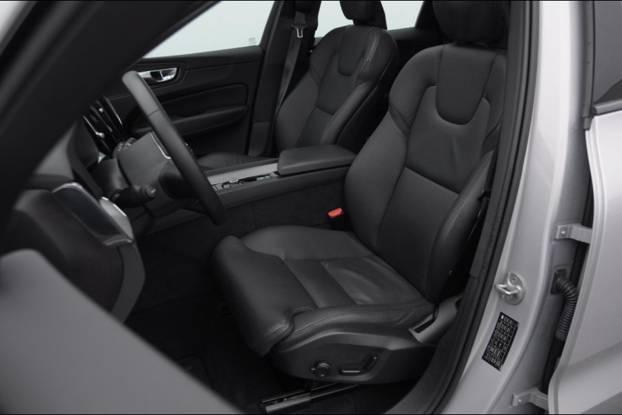 Volvo XC60 T6 350PK Automaat Plug-in hybrid AWD Plus Dark Panoramadak/ Cruise control/ Achteruitrijcamera/ Elektrisch bedienbare stoelen met geheugen/ Moritz leder/ Google infotainment/ Apple carplay/ Android auto/