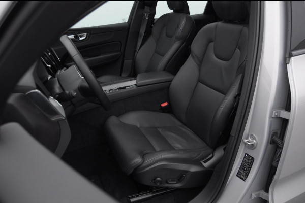 Volvo XC60 T6 350PK Automaat Plug-in hybrid AWD Plus Dark Panoramadak/ Cruise control/ Achteruitrijcamera/ Elektrisch bedienbare stoelen met geheugen/ Moritz leder/ Google infotainment/ Apple carplay/ Android auto/