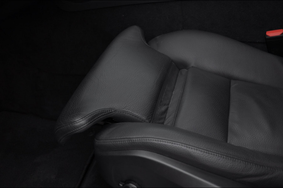 Volvo XC60 T6 350PK Automaat Plug-in hybrid AWD Plus Dark Panoramadak/ Cruise control/ Achteruitrijcamera/ Elektrisch bedienbare stoelen met geheugen/ Moritz leder/ Google infotainment/ Apple carplay/ Android auto/