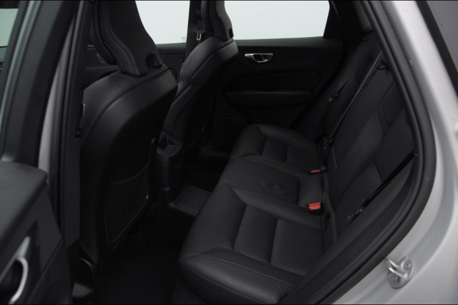 Volvo XC60 T6 350PK Automaat Plug-in hybrid AWD Plus Dark Panoramadak/ Cruise control/ Achteruitrijcamera/ Elektrisch bedienbare stoelen met geheugen/ Moritz leder/ Google infotainment/ Apple carplay/ Android auto/