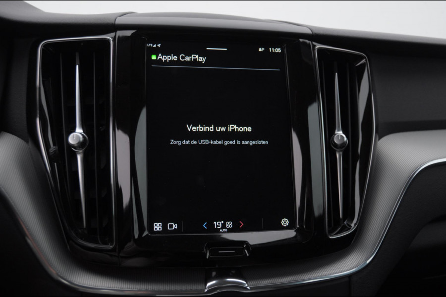 Volvo XC60 T6 350PK Automaat Plug-in hybrid AWD Plus Dark Panoramadak/ Cruise control/ Achteruitrijcamera/ Elektrisch bedienbare stoelen met geheugen/ Moritz leder/ Google infotainment/ Apple carplay/ Android auto/