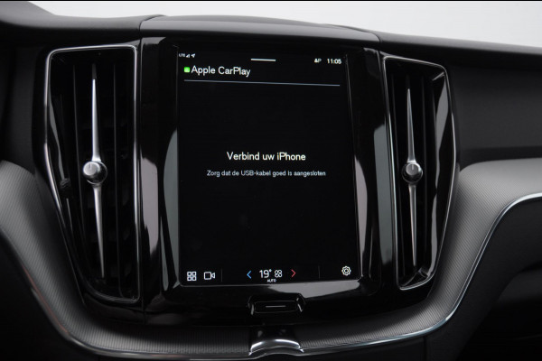 Volvo XC60 T6 350PK Automaat Plug-in hybrid AWD Plus Dark Panoramadak/ Cruise control/ Achteruitrijcamera/ Elektrisch bedienbare stoelen met geheugen/ Moritz leder/ Google infotainment/ Apple carplay/ Android auto/