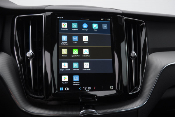 Volvo XC60 T6 350PK Automaat Plug-in hybrid AWD Plus Dark Panoramadak/ Cruise control/ Achteruitrijcamera/ Elektrisch bedienbare stoelen met geheugen/ Moritz leder/ Google infotainment/ Apple carplay/ Android auto/