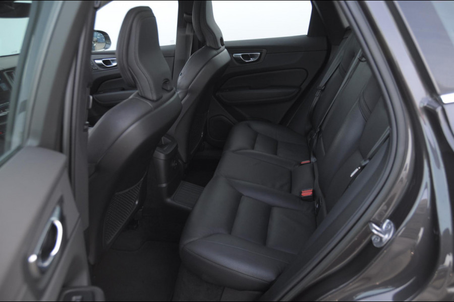 Volvo XC60 T6 350PK Automaat Plug-in hybrid AWD Ultra Bright Head-up display/ Harman Kardon audio/ BLIS/ Elektrischbedienbare stoelen met geheugen/ Moritz Leder/ Panoramadak/ Adaptive cruise control/ Pilot assist/ Apple Carplay/ Android auto/