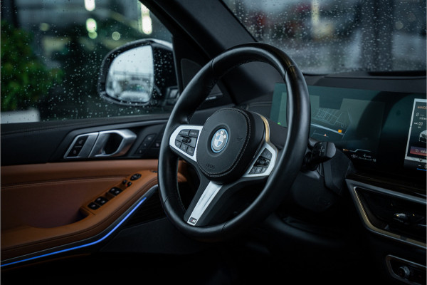 BMW X5 xDrive50e - Panorama | Luchtvering | H&K | Elek. Trekhaak | Memory