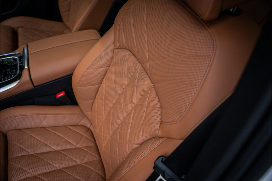 BMW X5 xDrive50e - Panorama | Luchtvering | H&K | Elek. Trekhaak | Memory