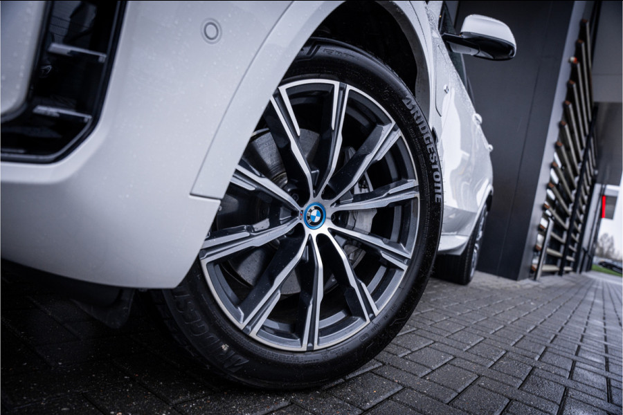BMW X5 xDrive50e - Panorama | Luchtvering | H&K | Elek. Trekhaak | Memory