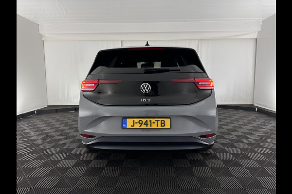 Volkswagen ID.3 First Max 58 kWh [ 3-Fase ] {SOH-92%} (INCL.BTW) *PANO | HEAD-UP | ADAPTIVE-CRUISE | FULL-LED | BLIND-SPOT | CAMERA | KEYLESS | MICROFIBRE | AMBIENT-LIGHT | NAVI-FULLMAP | DAB+ | ECC | HEATED-SPORTSEATS | DIGI-COCKPIT | 20"ALU*