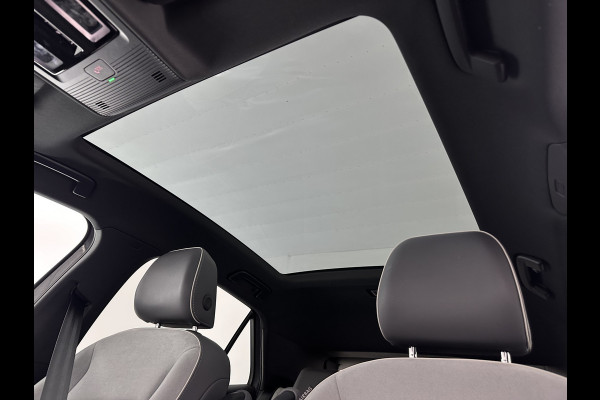 Volkswagen ID.3 First Max 58 kWh [ 3-Fase ] {SOH-92%} (INCL.BTW) *PANO | HEAD-UP | ADAPTIVE-CRUISE | FULL-LED | BLIND-SPOT | CAMERA | KEYLESS | MICROFIBRE | AMBIENT-LIGHT | NAVI-FULLMAP | DAB+ | ECC | HEATED-SPORTSEATS | DIGI-COCKPIT | 20"ALU*