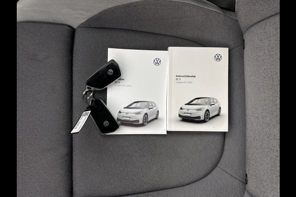 Volkswagen ID.3 First Max 58 kWh [ 3-Fase ] {SOH-92%} (INCL.BTW) *PANO | HEAD-UP | ADAPTIVE-CRUISE | FULL-LED | BLIND-SPOT | CAMERA | KEYLESS | MICROFIBRE | AMBIENT-LIGHT | NAVI-FULLMAP | DAB+ | ECC | HEATED-SPORTSEATS | DIGI-COCKPIT | 20"ALU*
