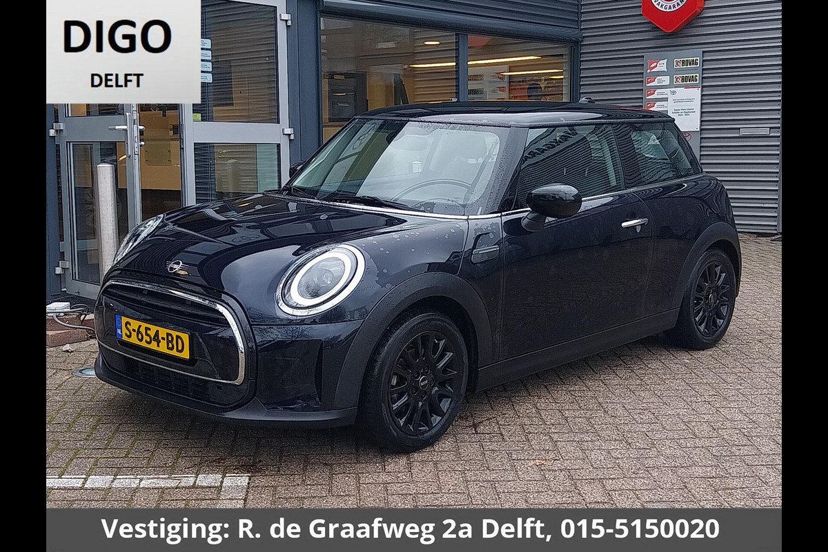 MINI Mini 1.5 Cooper Sports Classic Automaat | Apple Carplay & AndroidAUTO | Parkeersensoren | 1e eigenaar |