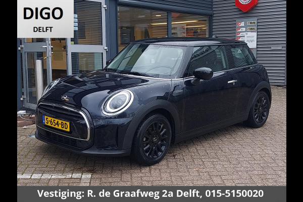 MINI Mini 1.5 Cooper Sports Classic Automaat | Apple Carplay & AndroidAUTO | Parkeersensoren | 1e eigenaar |