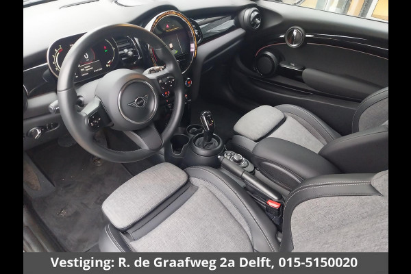 MINI Mini 1.5 Cooper Sports Classic Automaat | Apple Carplay & AndroidAUTO | Parkeersensoren | 1e eigenaar |