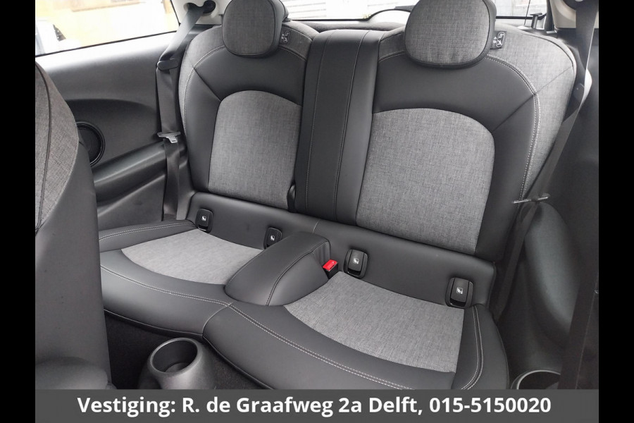 MINI Mini 1.5 Cooper Sports Classic Automaat | Apple Carplay & AndroidAUTO | Parkeersensoren | 1e eigenaar |