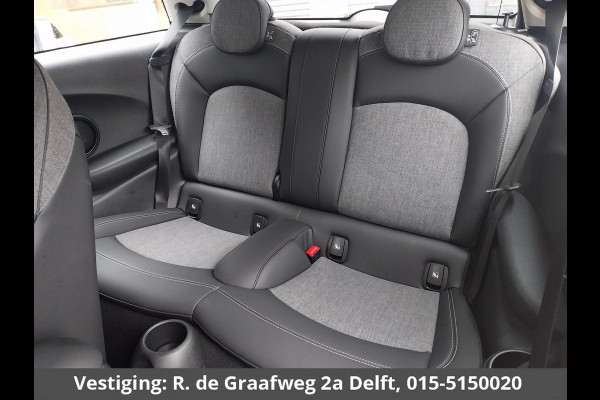 MINI Mini 1.5 Cooper Sports Classic Automaat | Apple Carplay & AndroidAUTO | Parkeersensoren | 1e eigenaar |