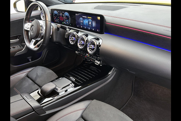 Mercedes-Benz CLA-Klasse Shooting Brake 250 e Business Solution AMG Limited 5 spaks lichtmetalen velgen | MBUX wide screen | Navigatie | Parking support met camera | Inclusief 24 maanden MB Certified garantie voor Europa.