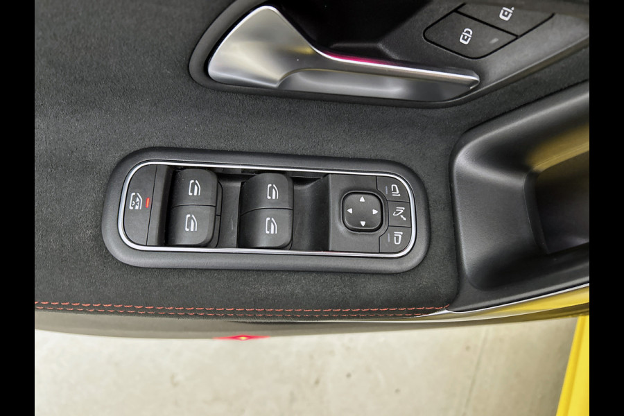 Mercedes-Benz CLA-Klasse Shooting Brake 250 e Business Solution AMG Limited 5 spaks lichtmetalen velgen | MBUX wide screen | Navigatie | Parking support met camera | Inclusief 24 maanden MB Certified garantie voor Europa.