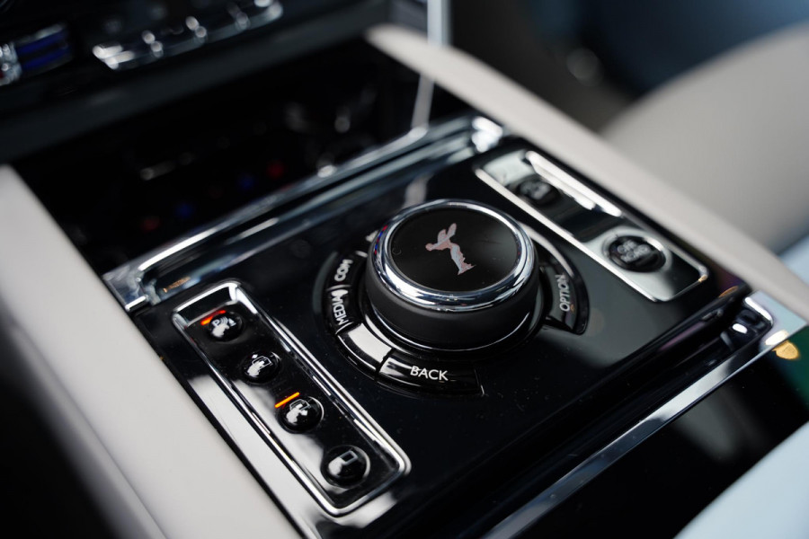 Rolls-Royce Cullinan 6.75 V12 / Bespoke Audio / Starlight / Twin-Coachline