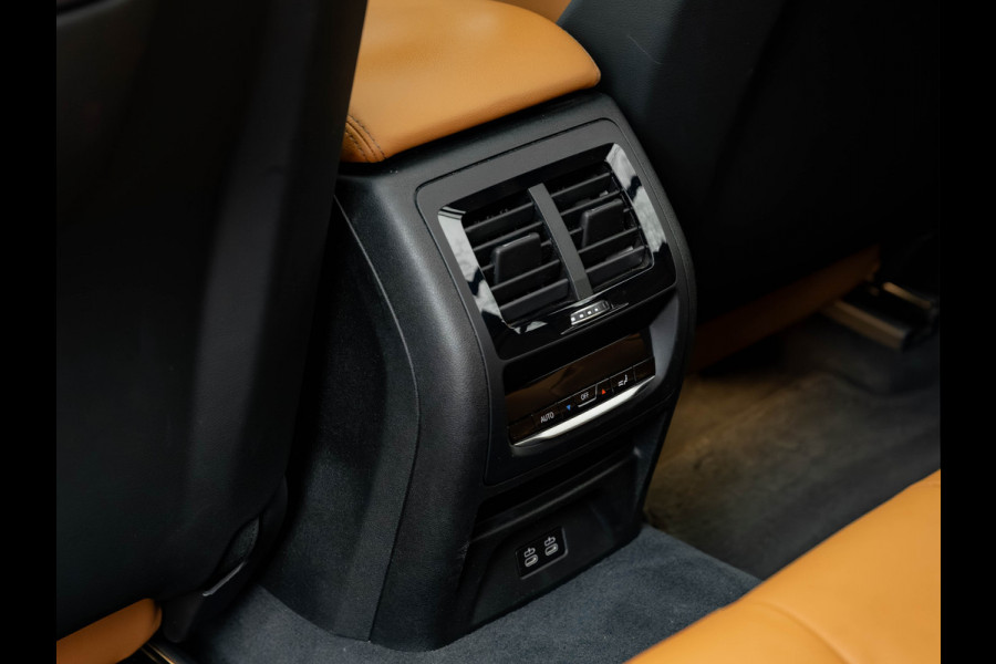 BMW X4 xDrive20d M-Sport - Standkachel - Pano - M-Zetels - Memory - Trekhaak - Head-up