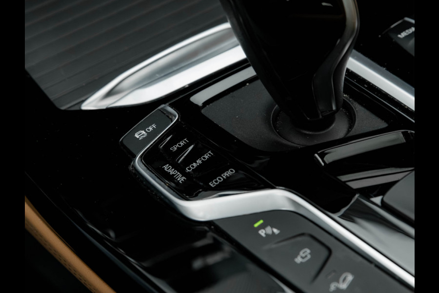 BMW X4 xDrive20d M-Sport - Standkachel - Pano - M-Zetels - Memory - Trekhaak - Head-up