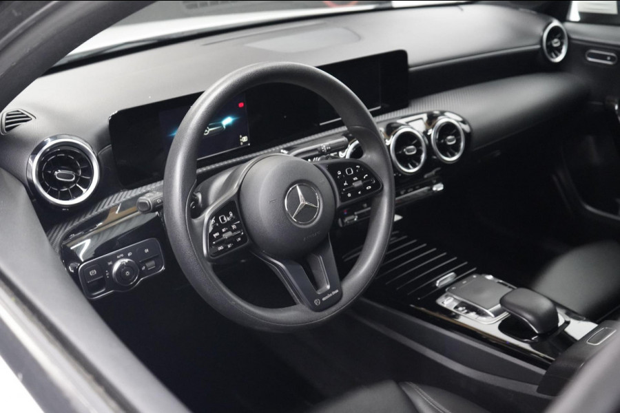 Mercedes-Benz A-Klasse 180 d Launch Edition Premium Plus | AIRCO | CRUISE