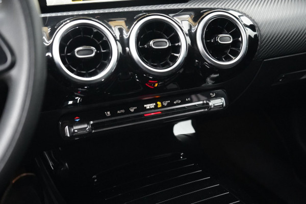 Mercedes-Benz A-Klasse 180 d Launch Edition Premium Plus | AIRCO | CRUISE