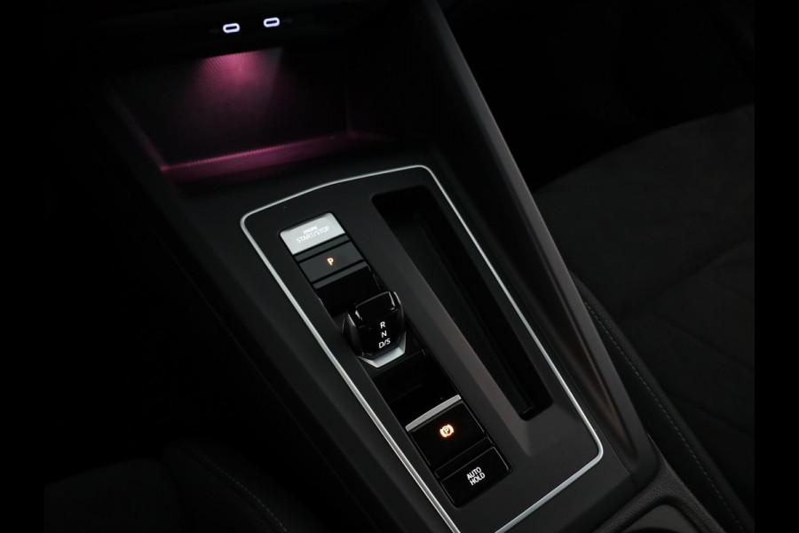 Volkswagen Golf 1.4 eHybrid Style 204 pk Automaat (DSG) | Navigatie via App | Parkeersensoren | Adaptieve cruise control | LED koplampen |