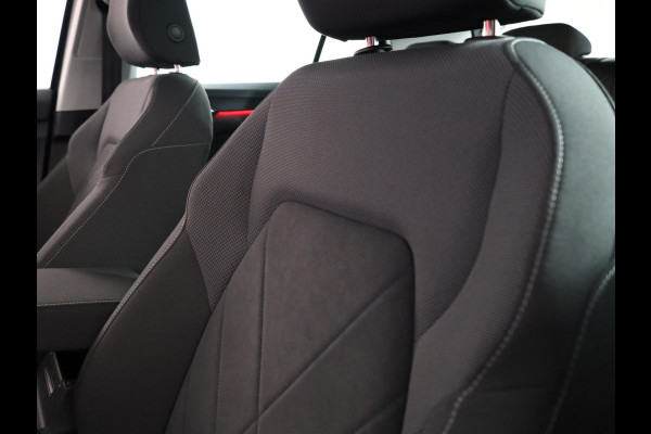 Volkswagen Golf 1.4 eHybrid Style 204 pk Automaat (DSG) | Navigatie via App | Parkeersensoren | Adaptieve cruise control | LED koplampen |