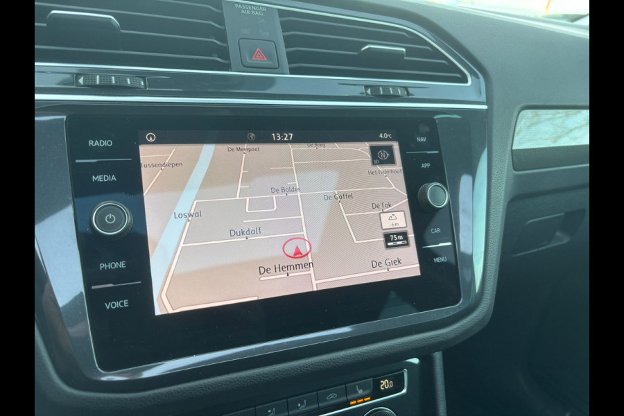 Volkswagen Tiguan 1.5 TSI ACT Highline Business R | Trekhaak | Pano | Stoelverwarming | Dodehoek Detector