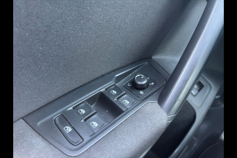 Volkswagen Tiguan 1.5 TSI ACT Highline Business R | Trekhaak | Pano | Stoelverwarming | Dodehoek Detector