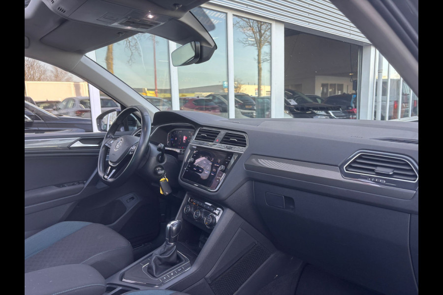 Volkswagen Tiguan 1.5 TSI ACT Highline Business R | Trekhaak | Pano | Stoelverwarming | Dodehoek Detector