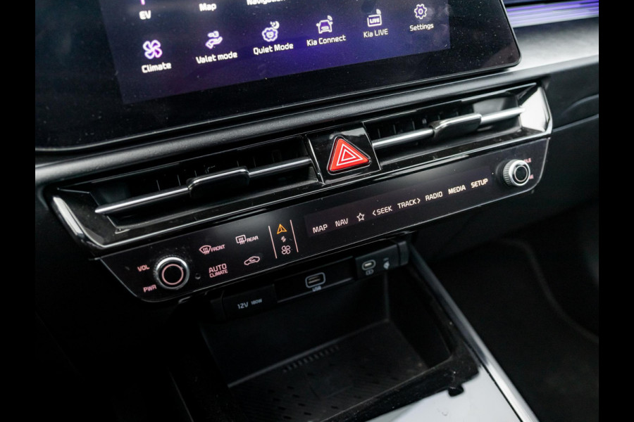 Kia Niro EV Plus 64.8 kWh l Lederlook bekleding l Stoelverwarming l El. verstelbare stoelen l