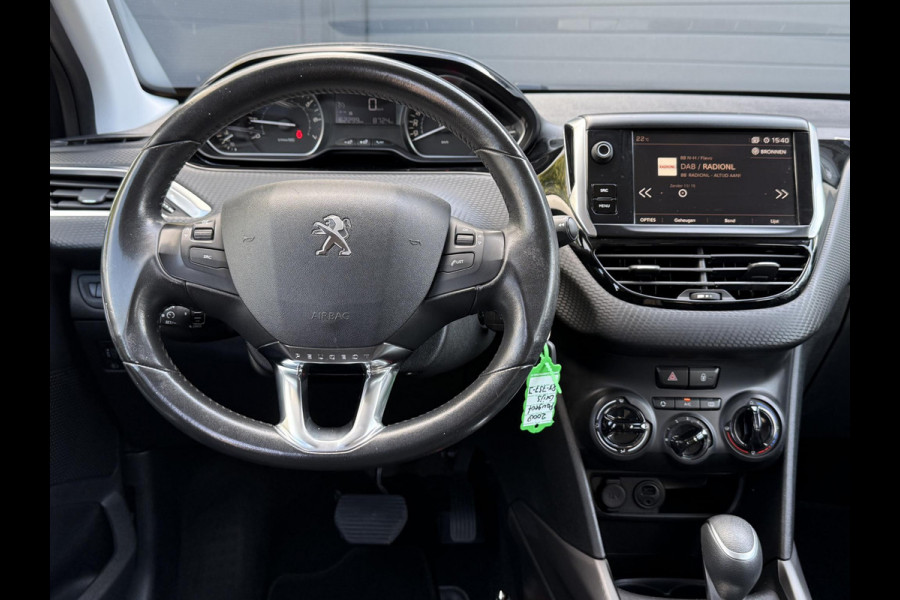Peugeot 2008 1.2 PureTech Blue Lion 110pk,Trekhaak,2e Eigenaar,Navi,Automaat,Airco,Cruise,Lm velgen,Nieuwe Apk bij Aflevering