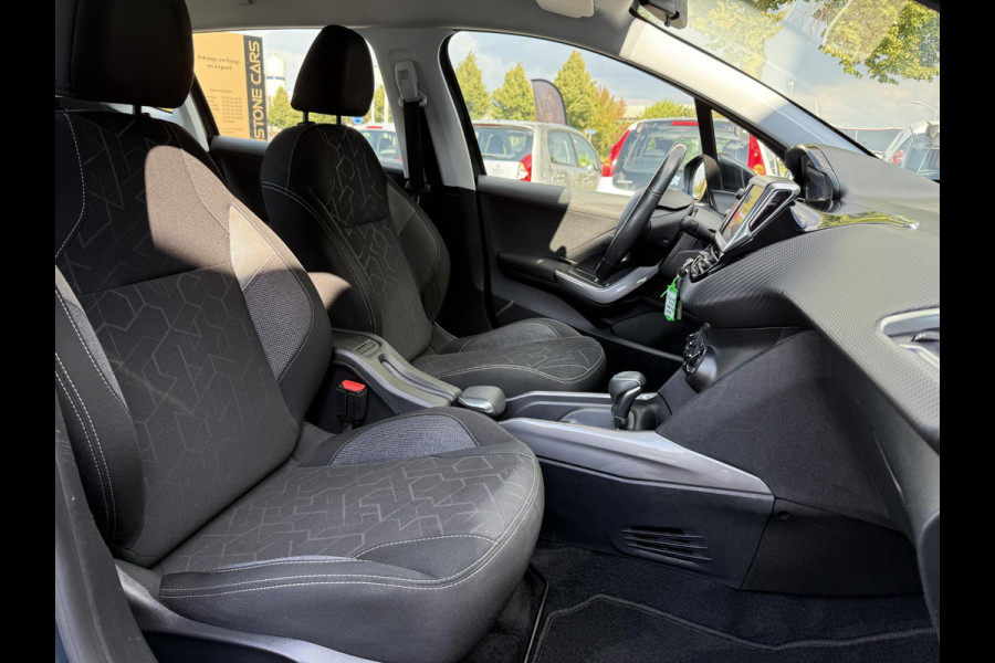 Peugeot 2008 1.2 PureTech Blue Lion 110pk,Trekhaak,2e Eigenaar,Navi,Automaat,Airco,Cruise,Lm velgen,Nieuwe Apk bij Aflevering