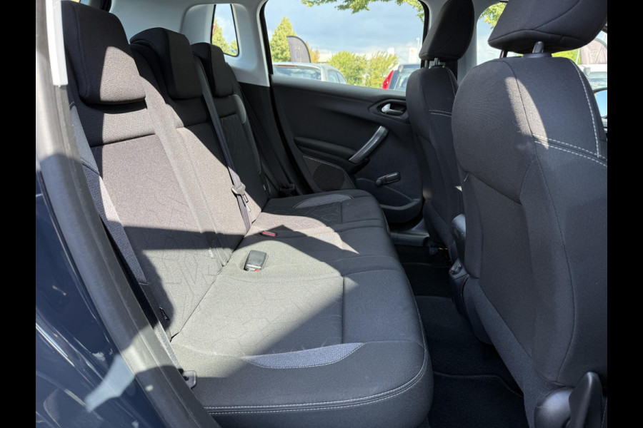 Peugeot 2008 1.2 PureTech Blue Lion 110pk,Trekhaak,2e Eigenaar,Navi,Automaat,Airco,Cruise,Lm velgen,Nieuwe Apk bij Aflevering