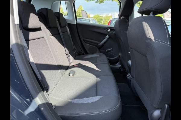 Peugeot 2008 1.2 PureTech Blue Lion 110pk,Trekhaak,2e Eigenaar,Navi,Automaat,Airco,Cruise,Lm velgen,Nieuwe Apk bij Aflevering