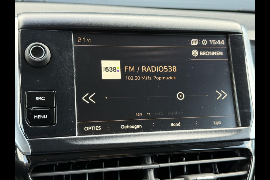 Peugeot 2008 1.2 PureTech Blue Lion 110pk,Trekhaak,2e Eigenaar,Navi,Automaat,Airco,Cruise,Lm velgen,Nieuwe Apk bij Aflevering