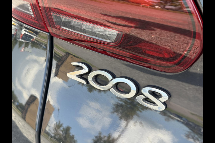 Peugeot 2008 1.2 PureTech Blue Lion 110pk,Trekhaak,2e Eigenaar,Navi,Automaat,Airco,Cruise,Lm velgen,Nieuwe Apk bij Aflevering