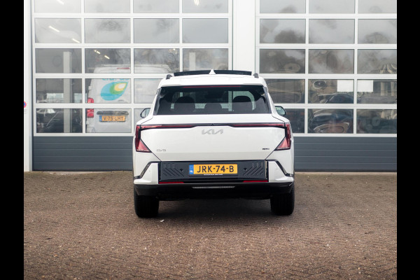 Kia EV5 GT-Line Business Edition 81.4 kWh 17 % bijtelling l Stoelverwarming l El. verstelbare stoelen met memory functie. l Zwarte logo's.
