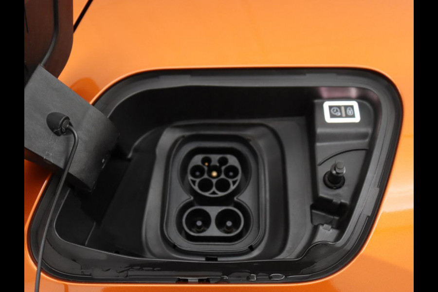 Peugeot e-2008 EV GT 50 kWh | SOH 98% | Carplay | Half leder | Camera | Digital Cockpit | Full LED | Cruise control | Climate control | Bluetooth