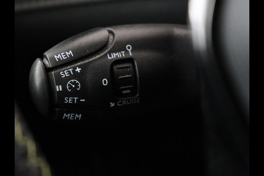 Peugeot e-2008 EV GT 50 kWh | SOH 98% | Carplay | Half leder | Camera | Digital Cockpit | Full LED | Cruise control | Climate control | Bluetooth