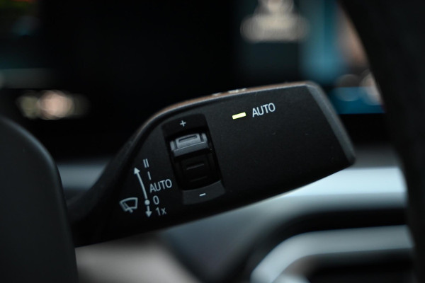 BMW i4 EDrive40 High Executive 84 kWh - M-Sport - Stuurverwarming - Harman Kardon - Adaptive Cruise Control - Schuifdak -