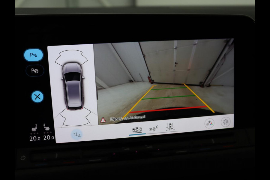 Volkswagen Golf 1.5 eTSI Style | Stoelverwarming | Trekhaak | Camera | Stuurverwarming | Memory | Sfeerverlichting | Carplay | Navigatie | Adaptive cruise | Parkeerhulp | Climate control