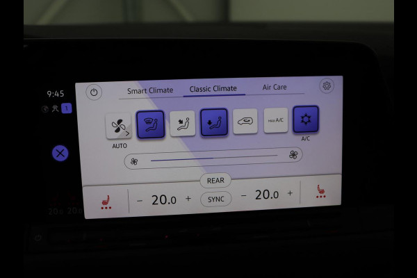 Volkswagen Golf 1.5 eTSI Style | Stoelverwarming | Trekhaak | Camera | Stuurverwarming | Memory | Sfeerverlichting | Carplay | Navigatie | Adaptive cruise | Parkeerhulp | Climate control