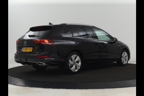 Volkswagen Golf 1.5 eTSI Style | Stoelverwarming | Trekhaak | Camera | Stuurverwarming | Memory | Sfeerverlichting | Carplay | Navigatie | Adaptive cruise | Parkeerhulp | Climate control