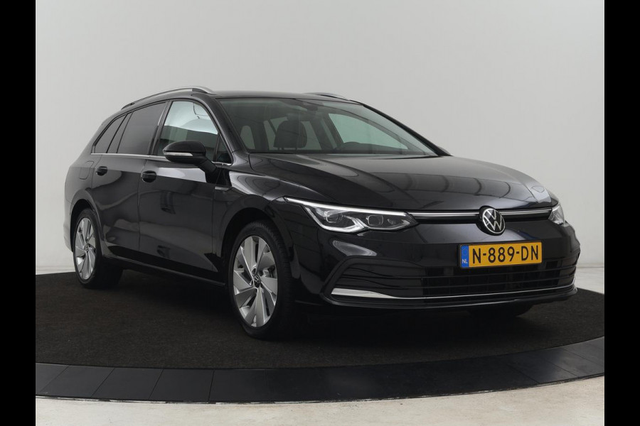 Volkswagen Golf 1.5 eTSI Style | Stoelverwarming | Trekhaak | Camera | Stuurverwarming | Memory | Sfeerverlichting | Carplay | Navigatie | Adaptive cruise | Parkeerhulp | Climate control