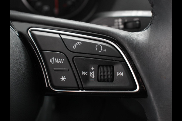 Audi Q2 35 TFSI 150PK S-tronic Prestige Navigatie Apple Carplay/Android Auto  Adaptive Cruise Control Parkeersensoren Camera Stoelverwarming