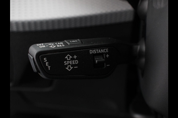 Audi Q2 35 TFSI 150PK S-tronic Prestige Navigatie Apple Carplay/Android Auto  Adaptive Cruise Control Parkeersensoren Camera Stoelverwarming