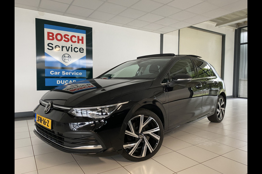 Volkswagen Golf 1.4 eHybrid Style Panorama dak /  / Apple Carplay android / 18 inch velgen